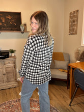 Load image into Gallery viewer, Black Plaid Print Buttoned Tunic Shacket