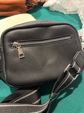 Load image into Gallery viewer, Solid Color Single Shoulder Zipper Bag: Black