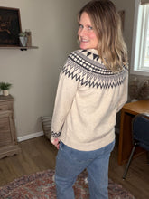 Load image into Gallery viewer, Aztec Round-neck Sweater