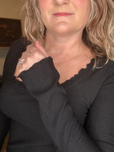Load image into Gallery viewer, Scoop Neck Exposed Seam Top