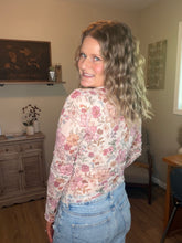 Load image into Gallery viewer, Floral Print Mesh Knit Top