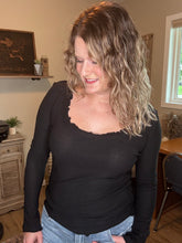 Load image into Gallery viewer, Scoop Neck Exposed Seam Top