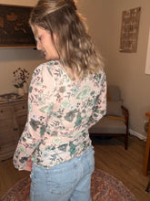 Load image into Gallery viewer, Floral Print Mesh Top