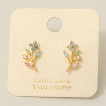 Load image into Gallery viewer, Gold Dipped Flower Leaf Earrings