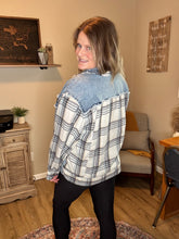 Load image into Gallery viewer, Vintage Plaid Sleeve Denim Jacket