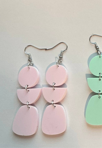 Lola Matte Earrings: Barley Pink
