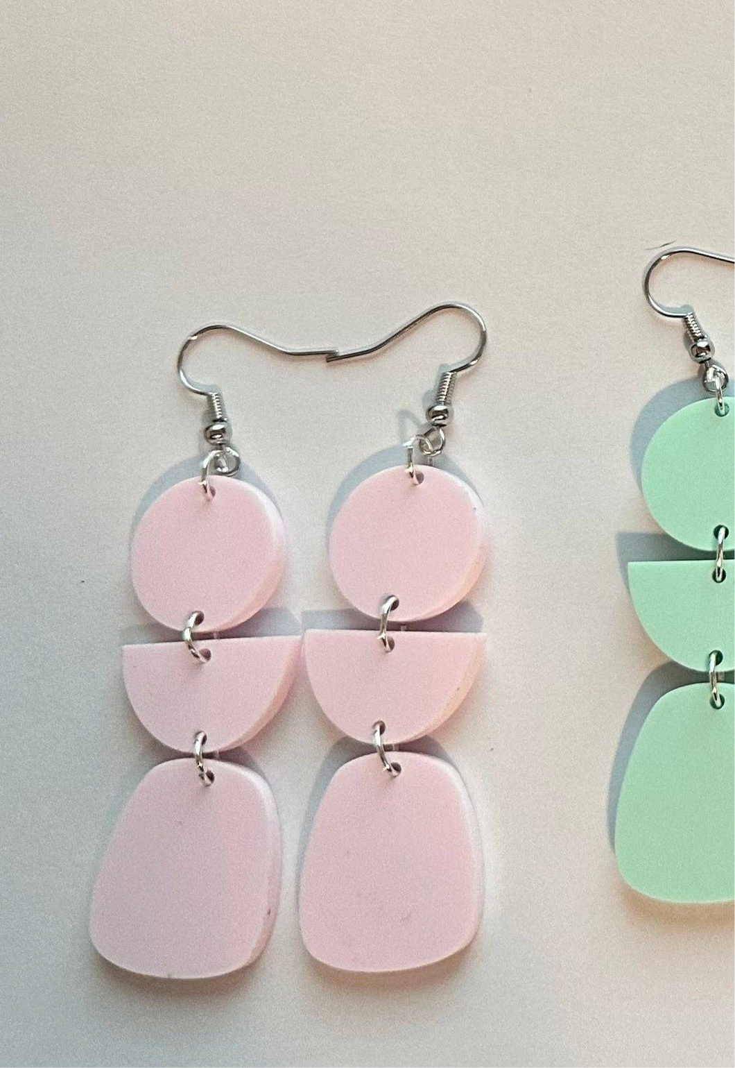 Lola Matte Earrings: Barley Pink