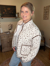 Load image into Gallery viewer, Floral Quilted Snap Jacket