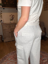 Load image into Gallery viewer, Wide Leg Cargo Sweatpants