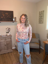 Load image into Gallery viewer, Floral Print Mesh Knit Top