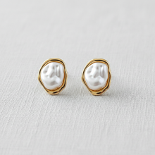 Load image into Gallery viewer, Baroque Pearl Drop Earrings