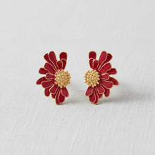 Load image into Gallery viewer, Daisy Flower Drop Earrings