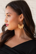 Load image into Gallery viewer, Camel Flower Crochet Earrings