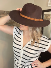 Load image into Gallery viewer, Wide Brim  Classic Floppy Panama Hat- Coffee